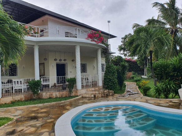 Elegant 4-Bedroom Villa for Sale on Casuarina Road