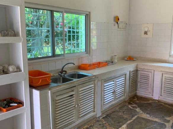 Elegant 4-Bedroom Villa for Sale on Casuarina Road kitchen