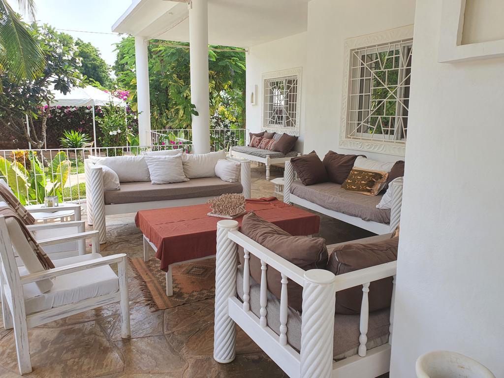 Elegant 4-Bedroom Villa for Sale on Casuarina Road