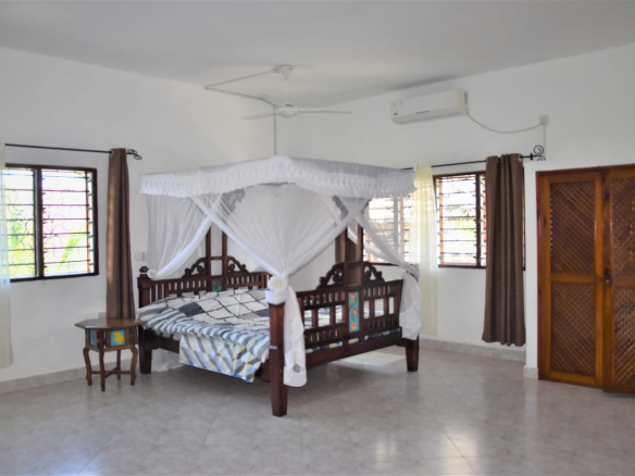 4 Bedroom villa for short stays in Watamu