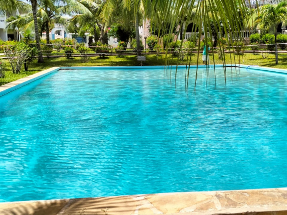 3 br villa for sale at ALhambra residence in Casuarina road