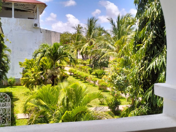 3 br villa for sale at Alhambra residence in Casuarina road