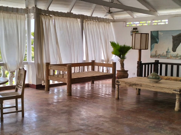 3 br villa for sale at Alhambra residence in Casuarina road