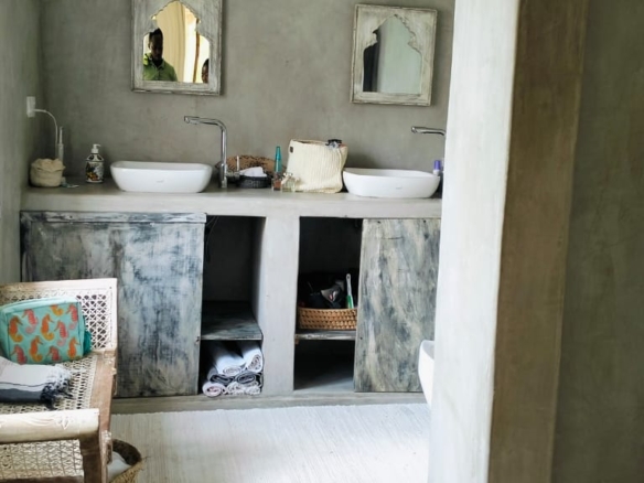 Luxurious 2-Bedroom Beachfront Penthouse for Sale – Casuarina Road, Malindi
