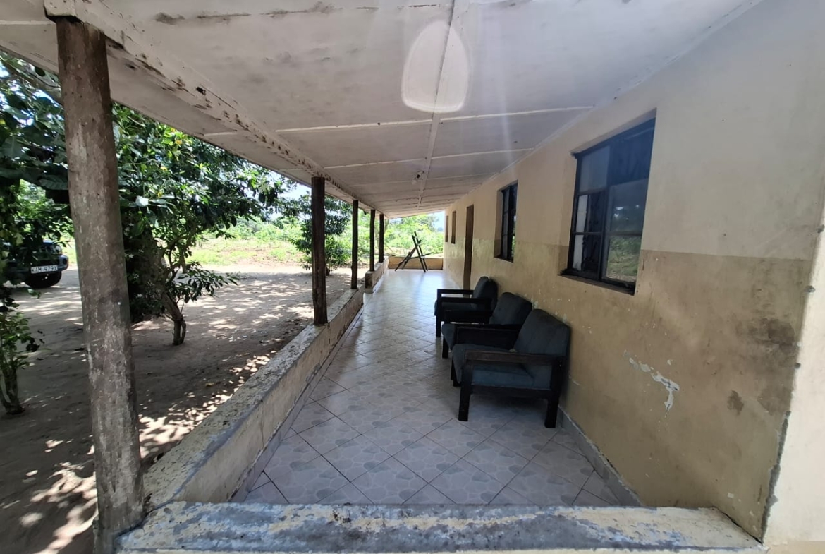 3.5 acres farm for sale with farmhouse in Malindi