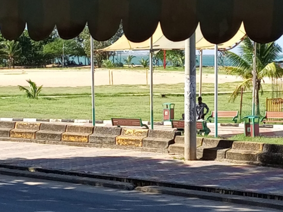 **FOR SALE: Prime 70 SQM Seaview Commercial Space – Ksh. 4.4M** Located on a bustling roadfront with high visibility, this versatile property is perfect for businesses like restaurants, salons, offices, or travel booking centers. Secure it with a Ksh. 2M deposit and flexible installment plan—clean title included!