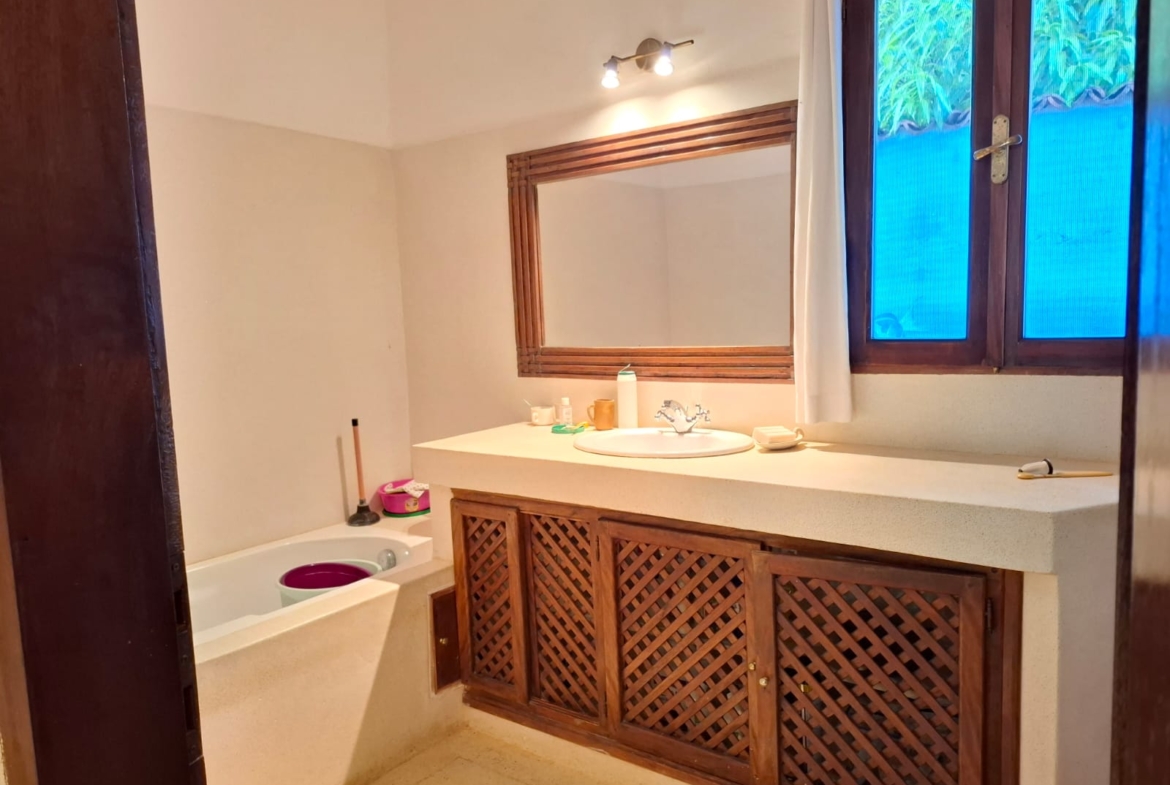 3br Mwembe resort for sale shower with bathtub