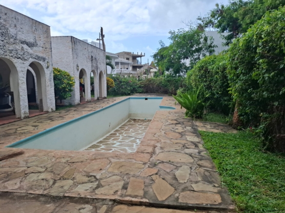 2br villa for sale in Iguana Beach