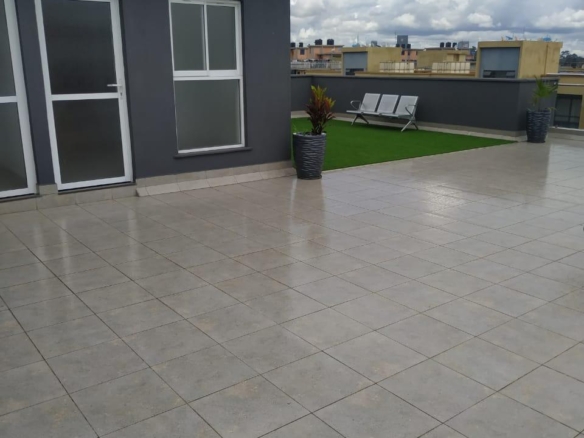 Riverside drive 3 br plus SQ for rent