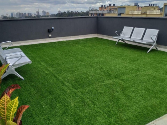 Riverside drive 3 br plus SQ for rent