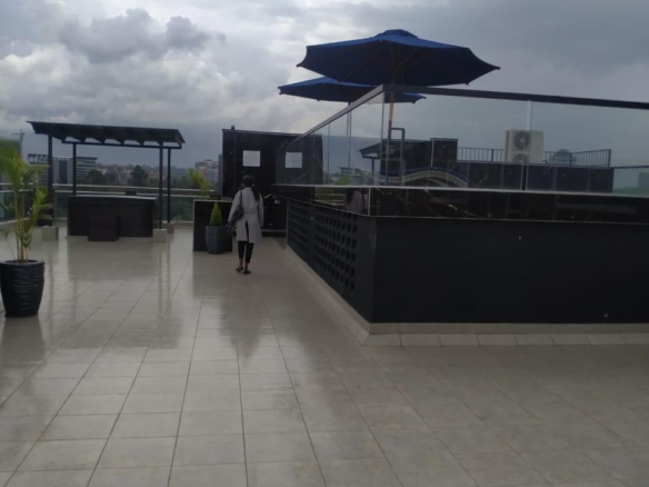 Riverside drive 3 br plus SQ for rent