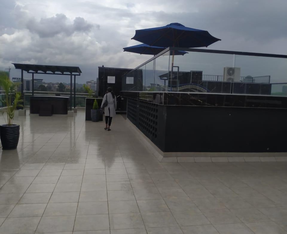 Riverside drive 3 br plus SQ for rent