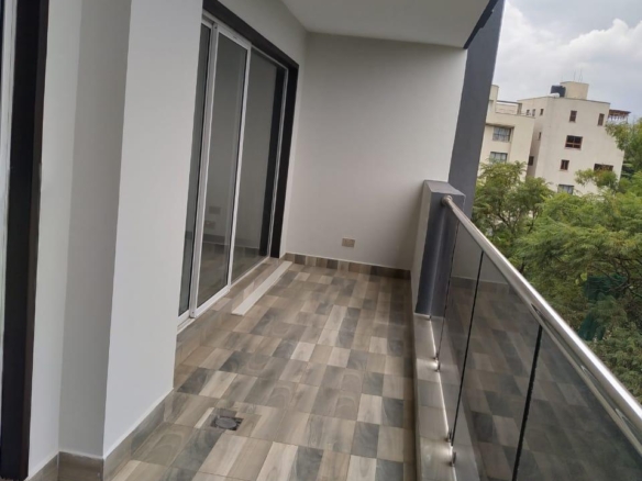 Riverside drive 3 br plus SQ for rent