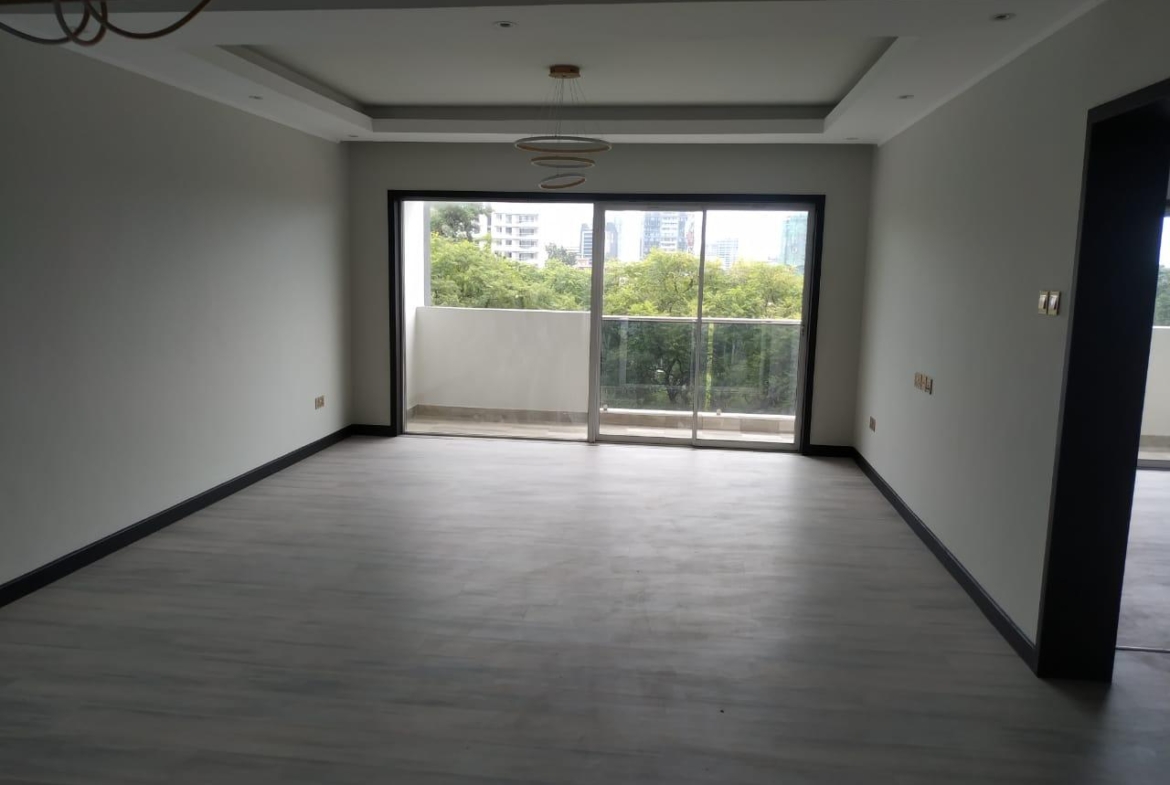 Riverside drive 3 br plus SQ for rent