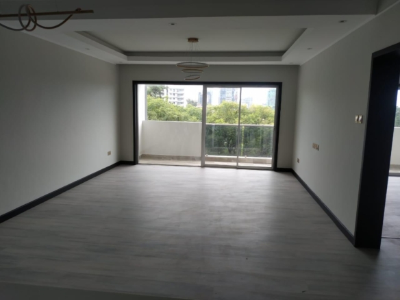 Riverside drive 3 br plus SQ for rent