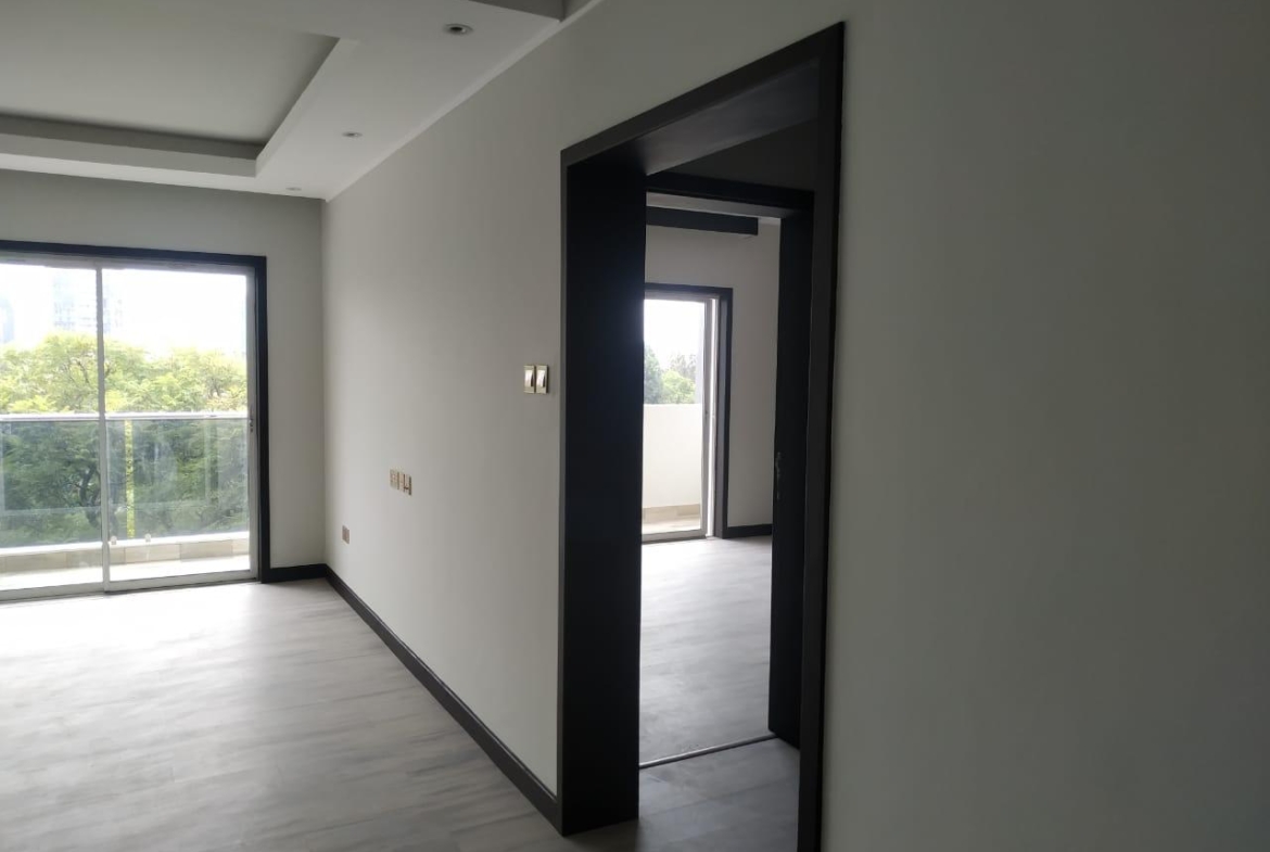 Riverside drive 3 br plus SQ for rent