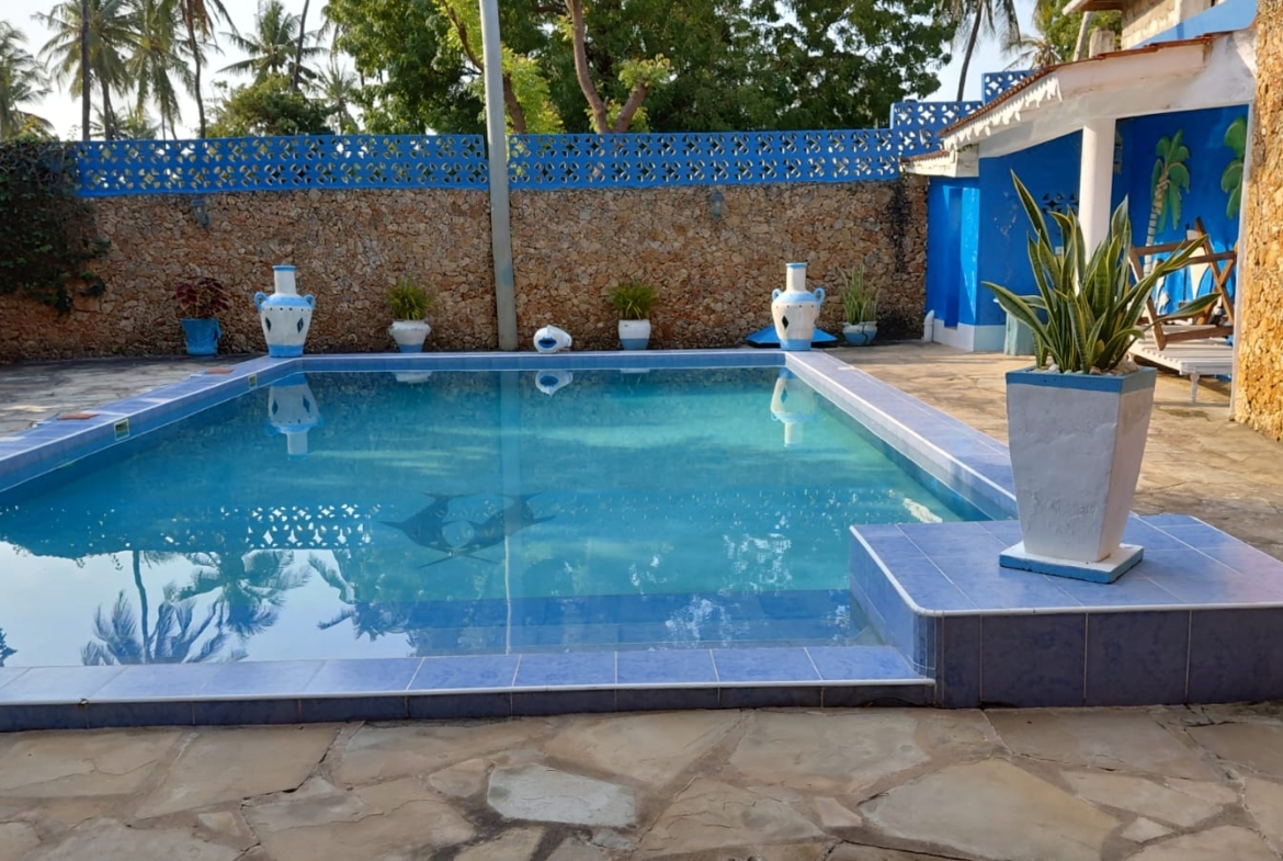 4 bedroom villa for sale in watamu on Quarter Acre