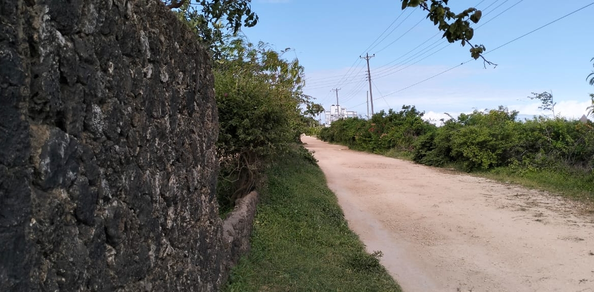 0.6 Acrefor sale in Mayungu