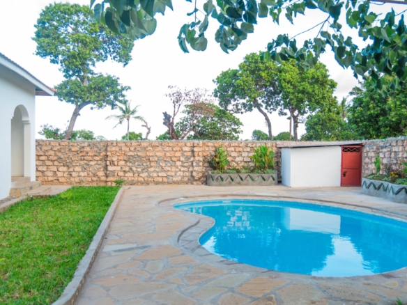 Private 3-bed bungalow + pool in Kilifi — 7 mins to the beach. KES 30k/night
