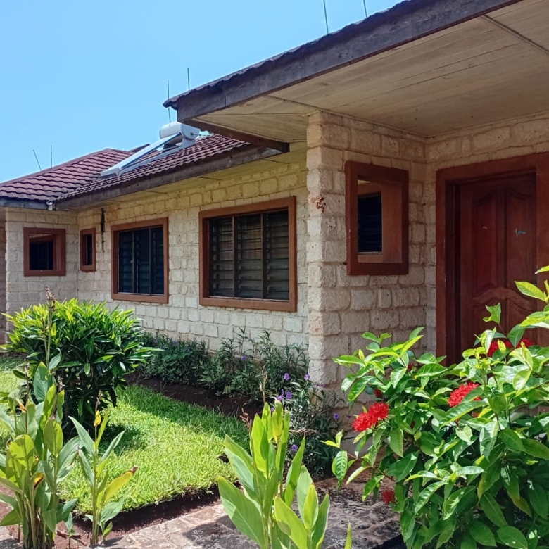 6 spacious 2-bedroom units (all occupied) Well-built and designed for modern living Located within a high-demand residential area Access to essential utilities (water, power, security) Close to schools, shopping, resorts, and the beach