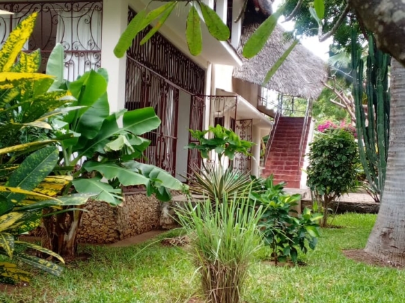 Watamu villa for rent, short stay Watamu, 4-bedroom villa Watamu, Watamu holiday homes, private villa with pool in Watamu, coastal Kenya short-term rental, Watamu furnished villa, luxury stay Watamu, Watamu real estate