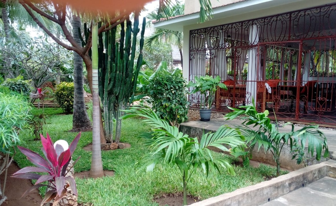 Watamu villa for rent, short stay Watamu, 4-bedroom villa Watamu, Watamu holiday homes, private villa with pool in Watamu, coastal Kenya short-term rental, Watamu furnished villa, luxury stay Watamu, Watamu real estate