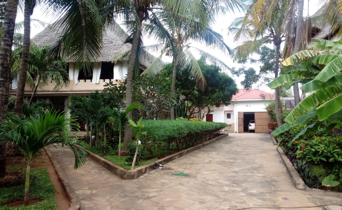 Watamu villa for rent, short stay Watamu, 4-bedroom villa Watamu, Watamu holiday homes, private villa with pool in Watamu, coastal Kenya short-term rental, Watamu furnished villa, luxury stay Watamu, Watamu real estate