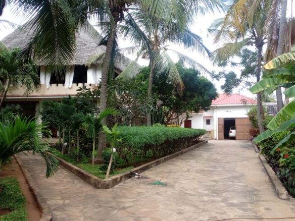 Watamu villa for rent, short stay Watamu, 4-bedroom villa Watamu, Watamu holiday homes, private villa with pool in Watamu, coastal Kenya short-term rental, Watamu furnished villa, luxury stay Watamu, Watamu real estate