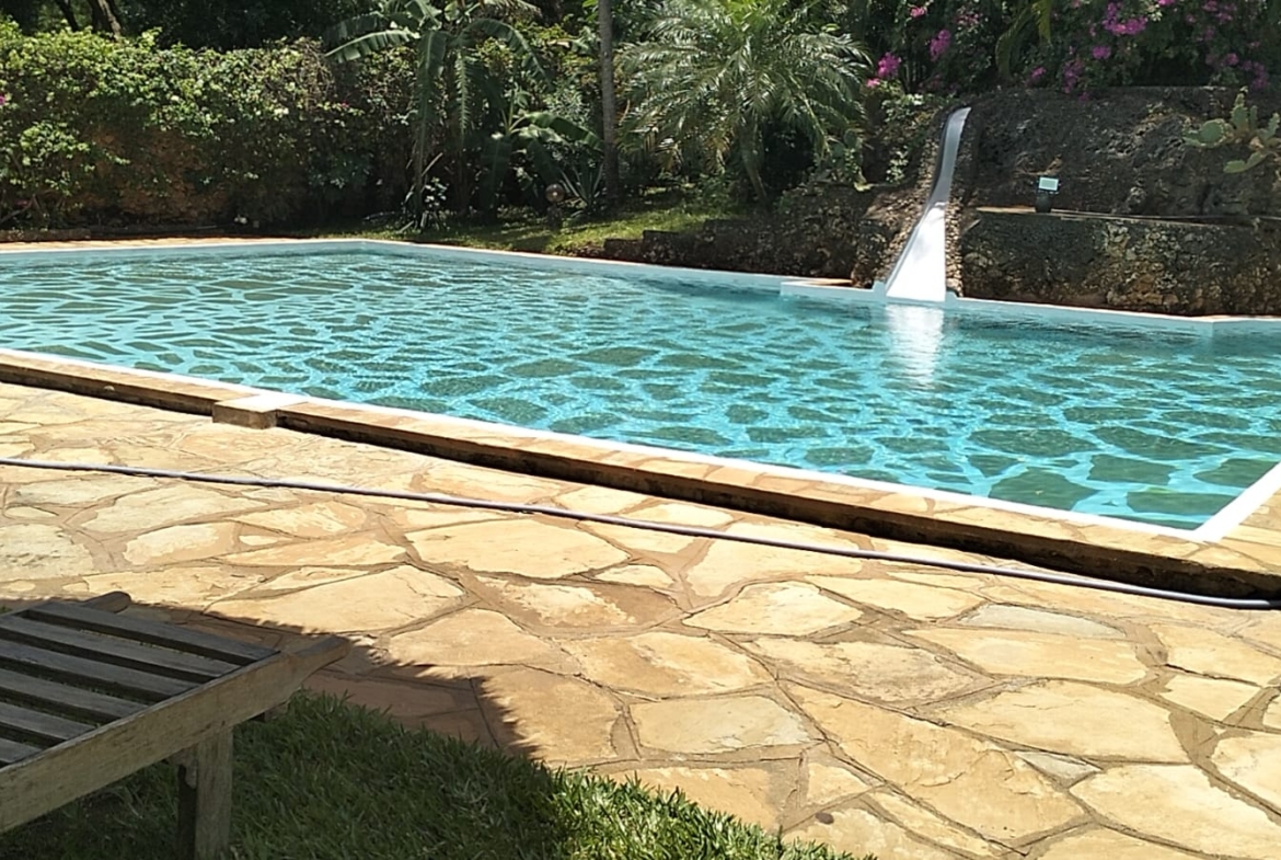 3 bedroom villa for sale, Tamarind Cove villa, Casuarina Road villa, private pool, renewed Makuti roof, fully furnished villa, gated community