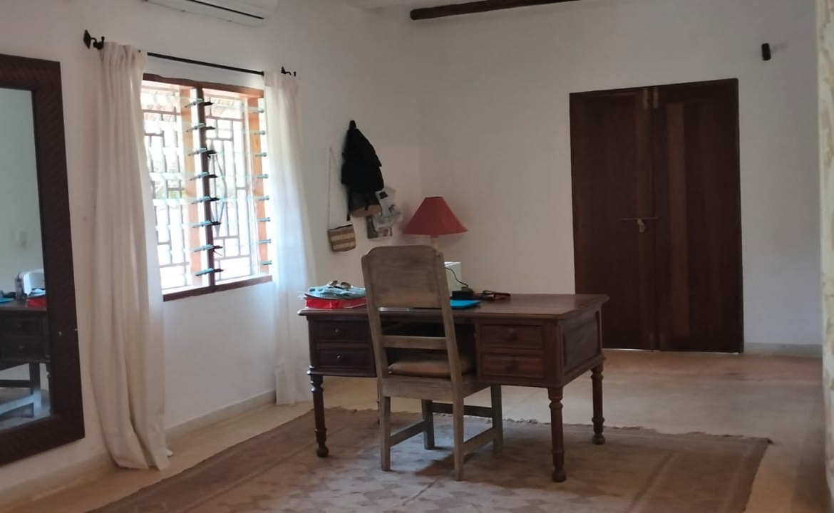 3 bedroom villa for sale, Tamarind Cove villa, Casuarina Road villa, private pool, renewed Makuti roof, fully furnished villa, gated community