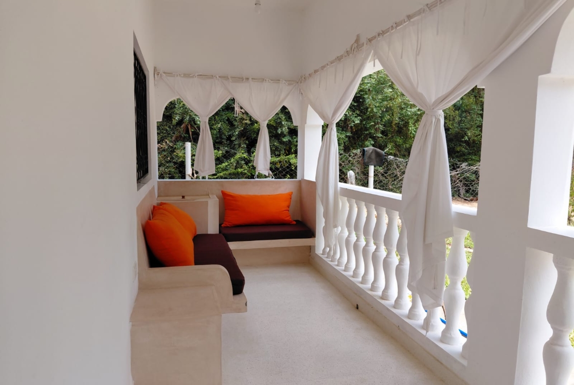 “Watamu short-stay 2-bedroom furnished apartment near Turtle Bay – master en-suite, WIFI, sleeps 4”