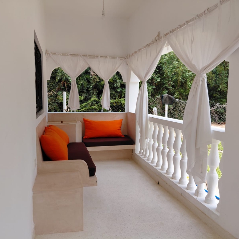 “Watamu short-stay 2-bedroom furnished apartment near Turtle Bay – master en-suite, WIFI, sleeps 4”