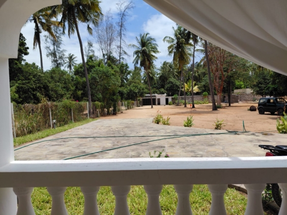 “Watamu short-stay 2-bedroom furnished apartment near Turtle Bay – master en-suite, WIFI, sleeps 4”