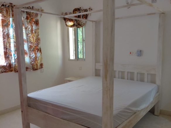“Watamu short-stay 2-bedroom furnished apartment near Turtle Bay – master en-suite, WIFI, sleeps 4”