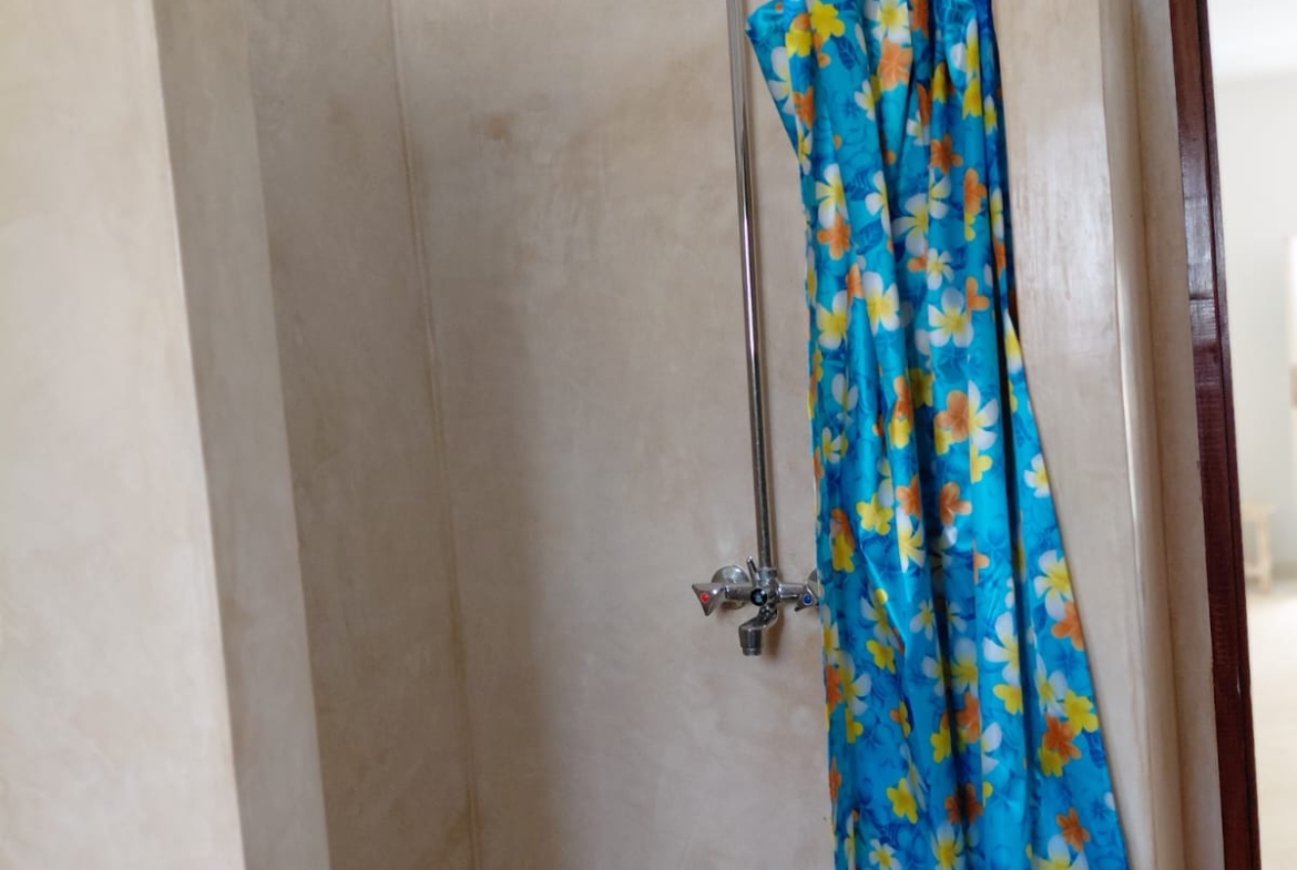 “Watamu short-stay 2-bedroom furnished apartment near Turtle Bay – master en-suite, WIFI, sleeps 4”