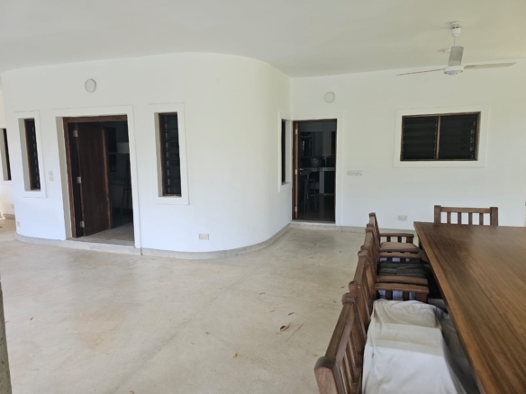 4-bedroom villa for sale on 1 acre; villa with pool for sale; fully furnished villa; one acre property; exclusive neighbourhood villa; Mkaazi real estate