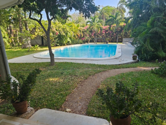 4-bedroom villa for sale on 1 acre; villa with pool for sale; fully furnished villa; one acre property; exclusive neighbourhood villa; Mkaazi real estate