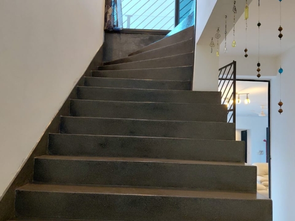 Luxury U-Shaped 4-Bedroom Home in Watamu | ½ Acre, Infinity Pool, 5-Car Garage & Private Garden – KES 42M