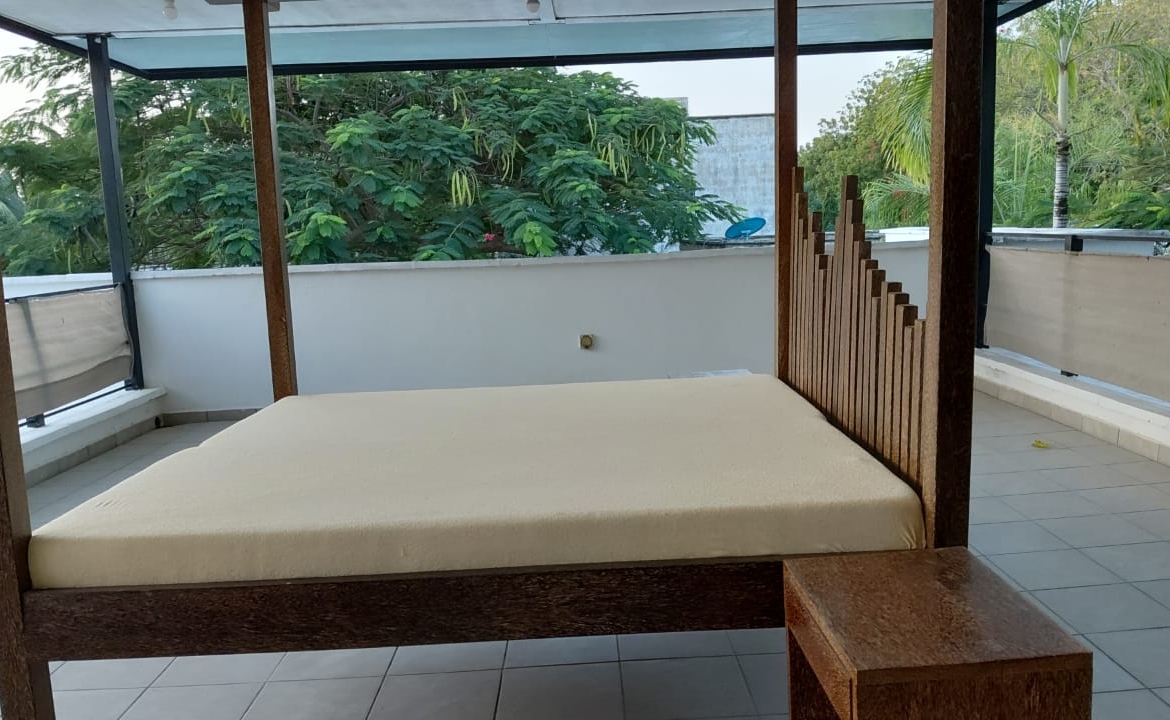Luxury U-Shaped 4-Bedroom Home in Watamu | ½ Acre, Infinity Pool, 5-Car Garage & Private Garden – KES 42M