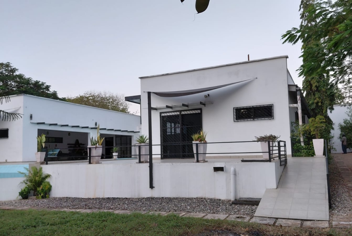 Luxury U-Shaped 4-Bedroom Home in Watamu | ½ Acre, Infinity Pool, 5-Car Garage & Private Garden – KES 42M