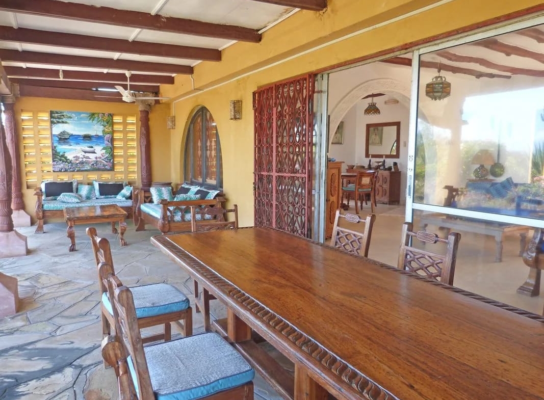 Beachfront 5br villa for sale in Watamu