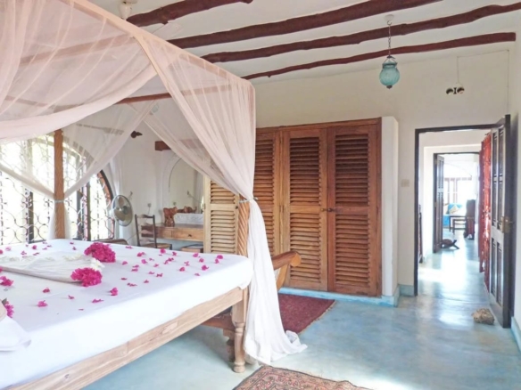 Beachfront 5br villa for sale in Watamu