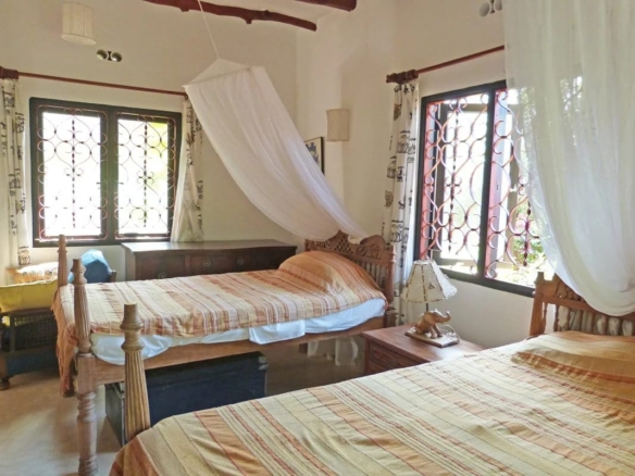 Beachfront 5br villa for sale in Watamu