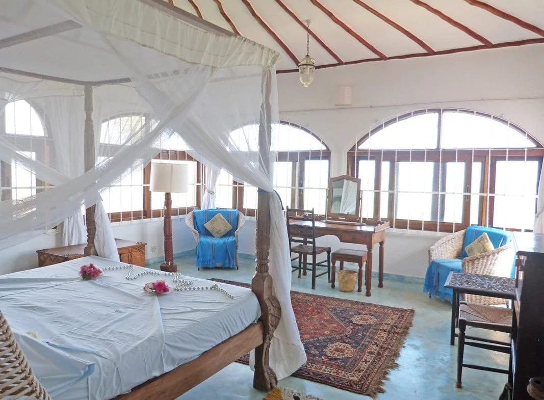 Beachfront 5br villa for sale in Watamu