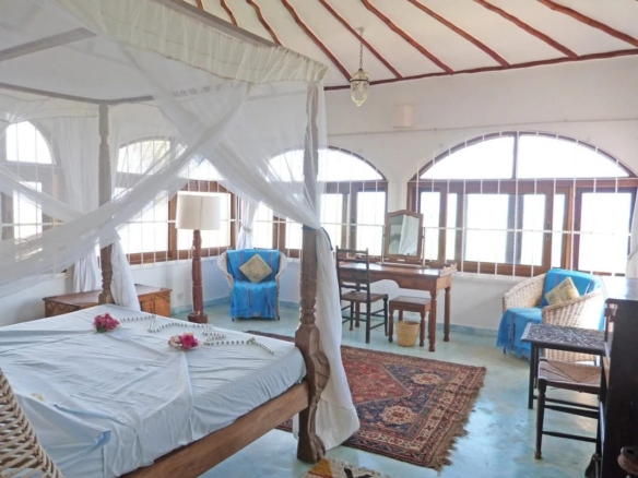 Beachfront 5br villa for sale in Watamu