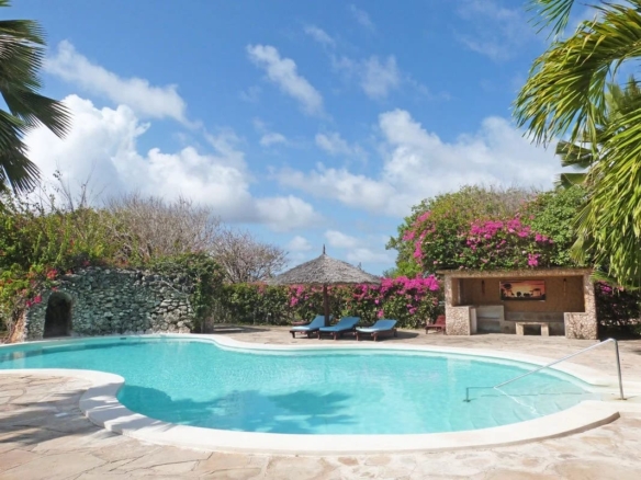 Beachfront 5br villa for sale in Watamu