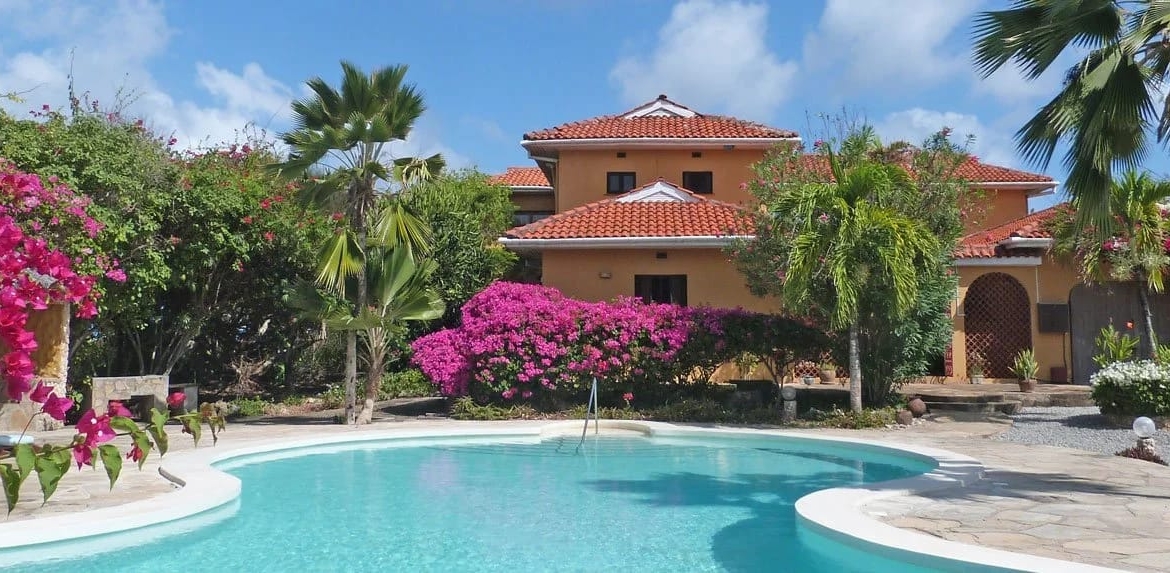Beachfront 5br villa for sale in Watamu