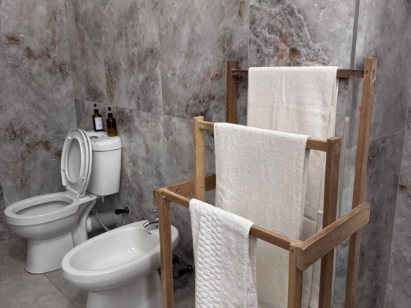 Rozzies Villa, malindi Luxurious Beachfront Holiday Villa, 6 Bedrooms