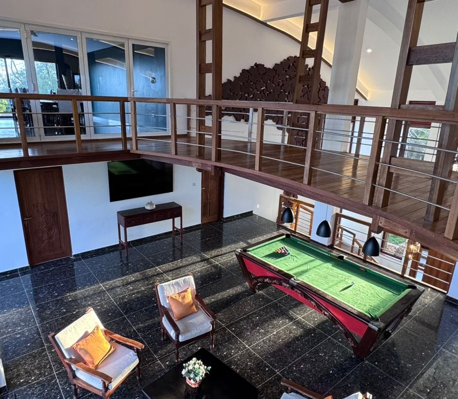 Rozzies Villa, malindi Luxurious Beachfront Holiday Villa, 6 Bedrooms