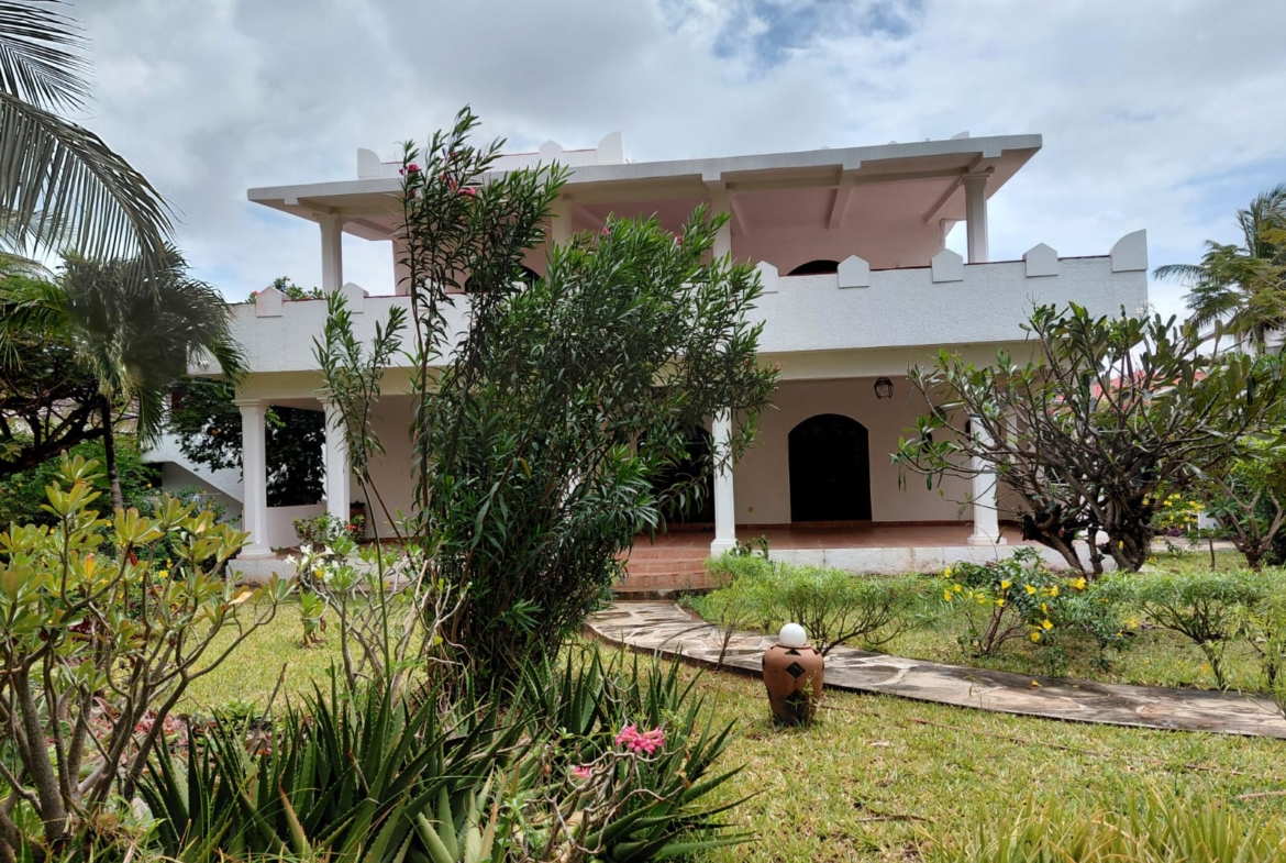 watamu-peponi-4bed-house-half-acre-near-beach-45m